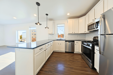 Floor plan for 2 beds, 1.5 baths, 741 sqft